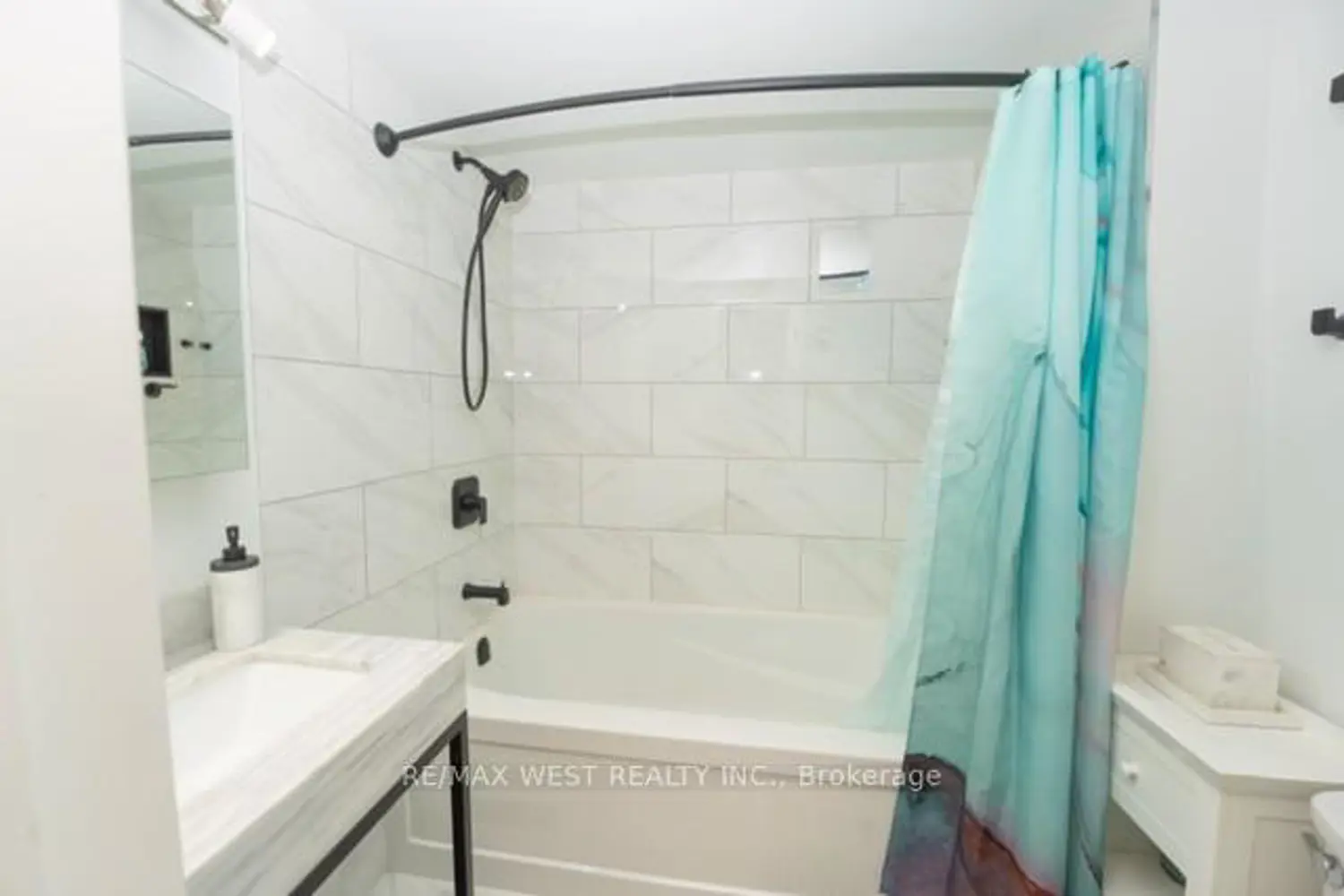 Additional image 15 of 760 Lawrence Avenue 59