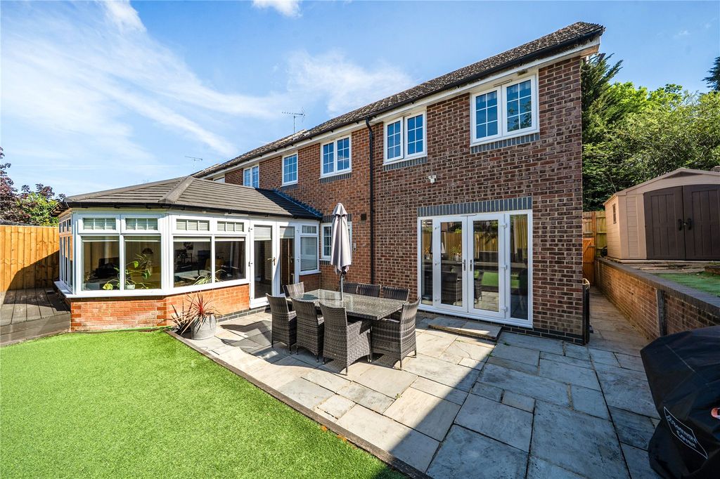 Additional image 26 of 5 bed link detached house for saleLower Canes, Yateley, Hampshire GU46