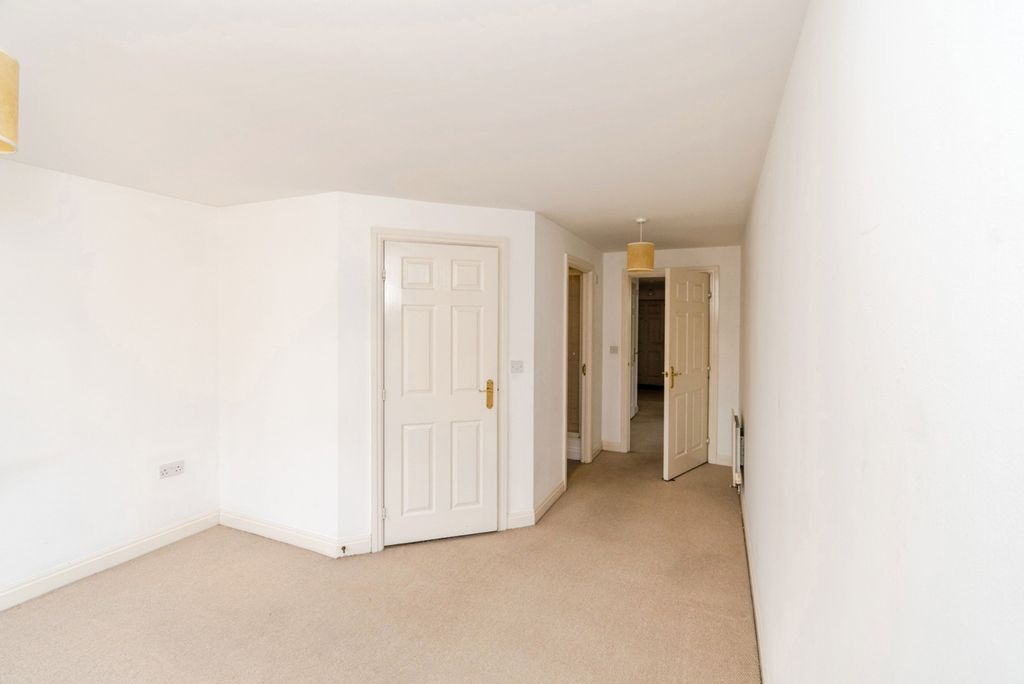 Additional image 7 of 2 bed flat for saleMarshall Square, Banister Park, Southampton, Hampshire SO15