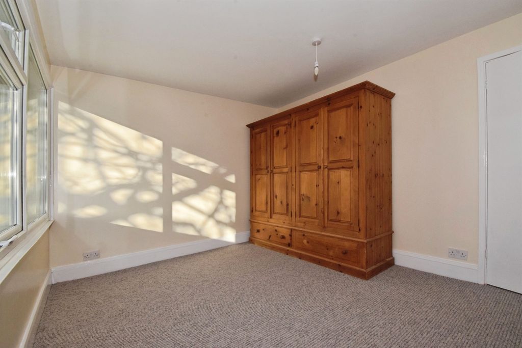 Additional image 4 of 2 bed flat for saleKenilworth Road, Wigston LE18