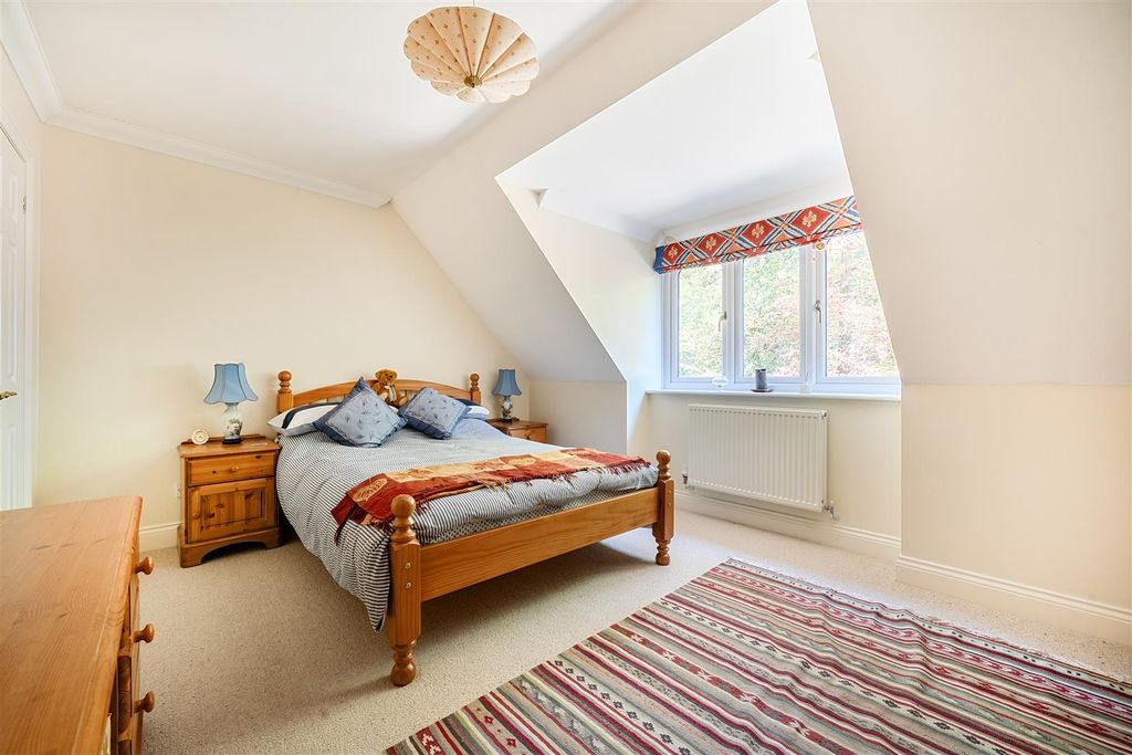 Additional image 16 of 5 bed detached house for saleWarren Lane, Finchampstead, Berkshire RG40