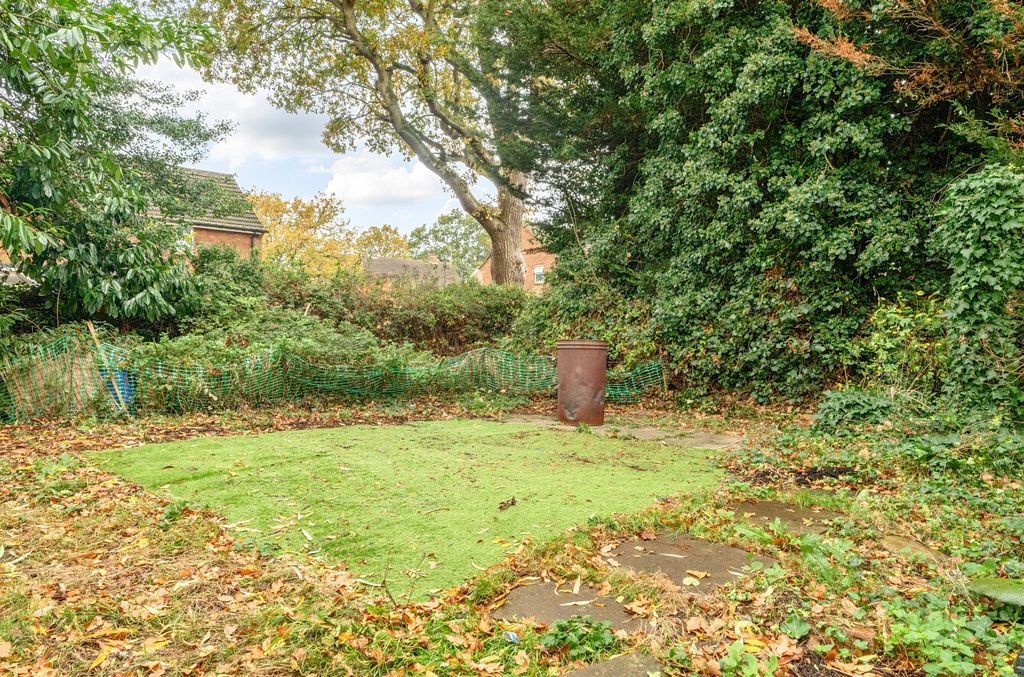 Additional image 4 of 3 bed maisonette for salePatten Ash Drive, Wokingham, Berkshire RG40