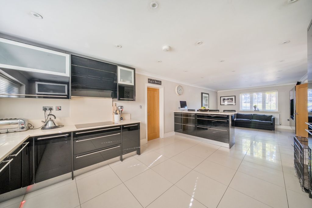Additional image 3 of 6 bed detached house for salePyrford, Surrey GU22