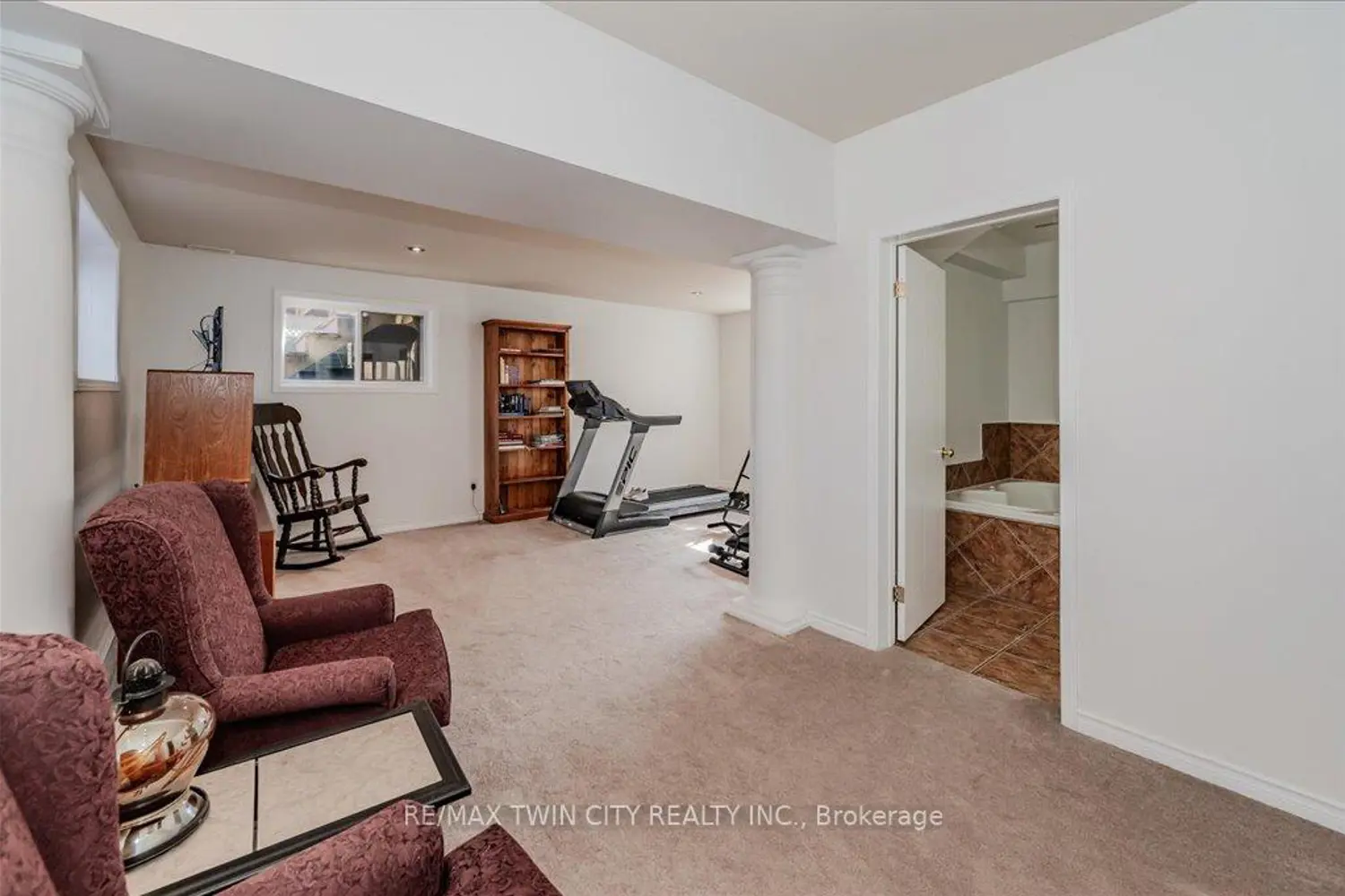 Additional image 9 of 11 Acorn Way