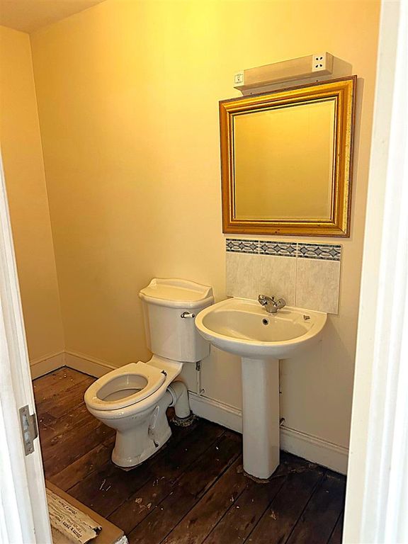 Additional image 18 of 3 bed flat for saleRockingham Road, Cottingham LE16
