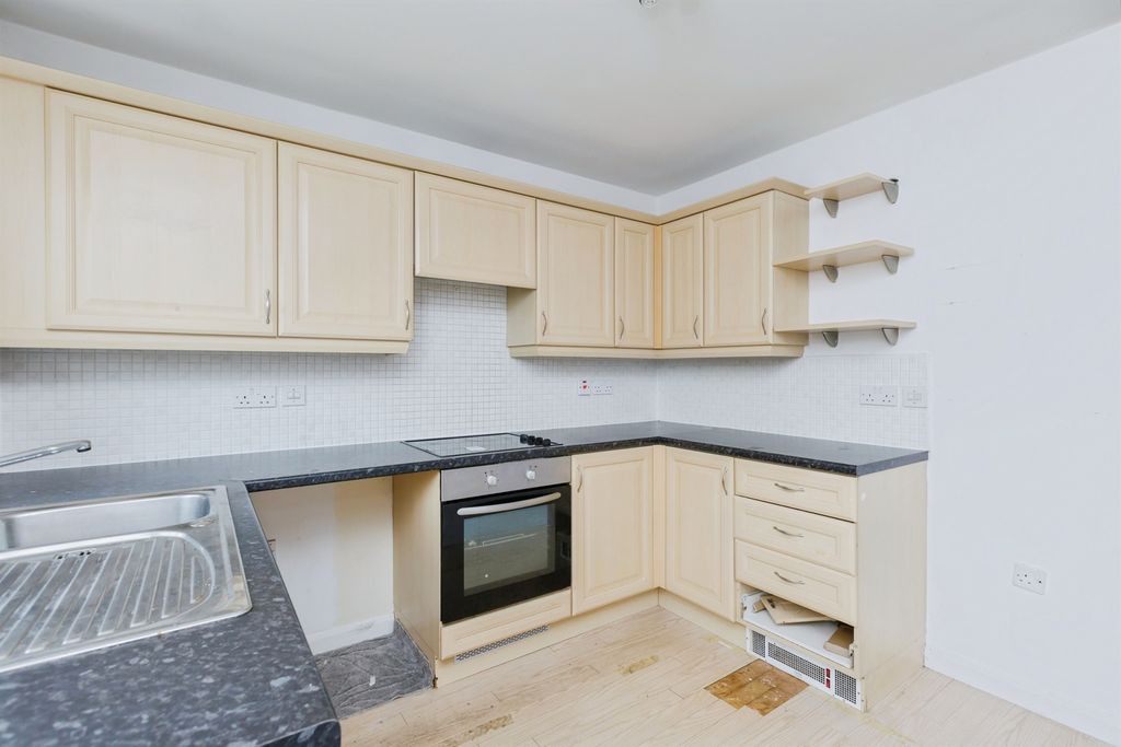 Additional image 4 of 2 bed flat for saleLoughland Close, Blaby, Leicester LE8