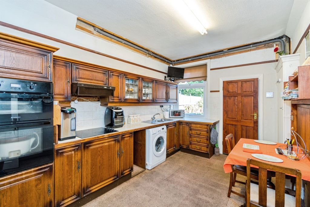 Additional image 7 of 4 bed detached house for saleSt. James Road, Southampton SO15