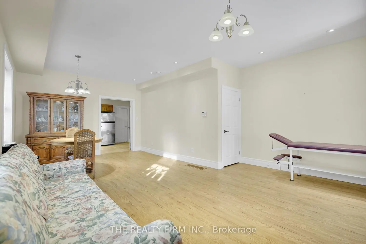Additional image 4 of 924 Princess Avenue