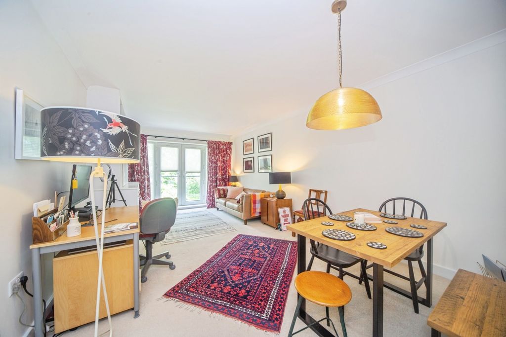 Additional image 2 of 2 bed flat for saleWinn Road, Southampton, Hampshire SO17