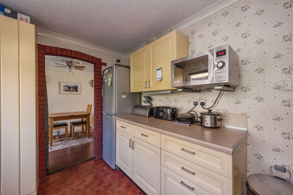 Additional image 28 of 3 bed semi-detached house for saleSeaway Crescent, Southsea PO4