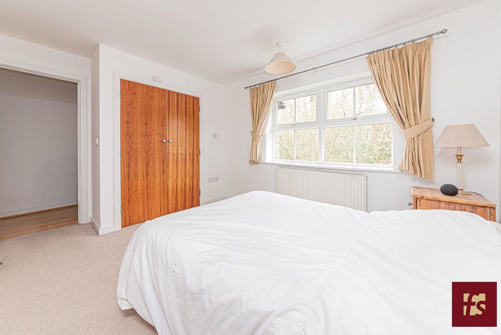 Additional image 6 of 2 bed flat for saleSt. Francis Close, Crowthorne, Berkshire RG45