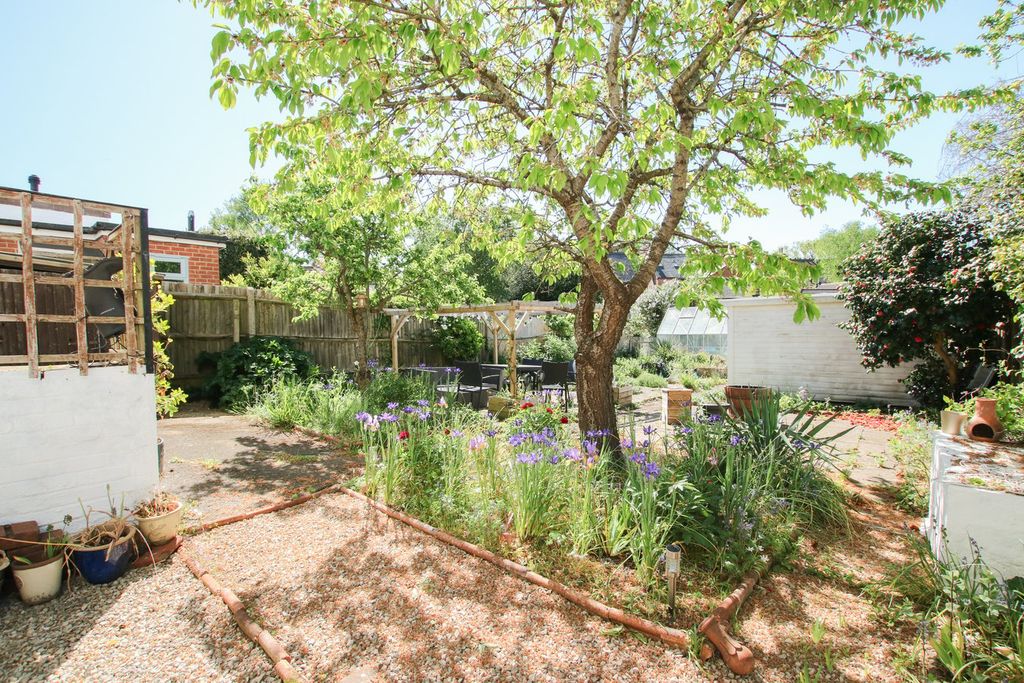 Additional image 16 of 3 bed semi-detached house for saleLangborough Road, Wokingham RG40