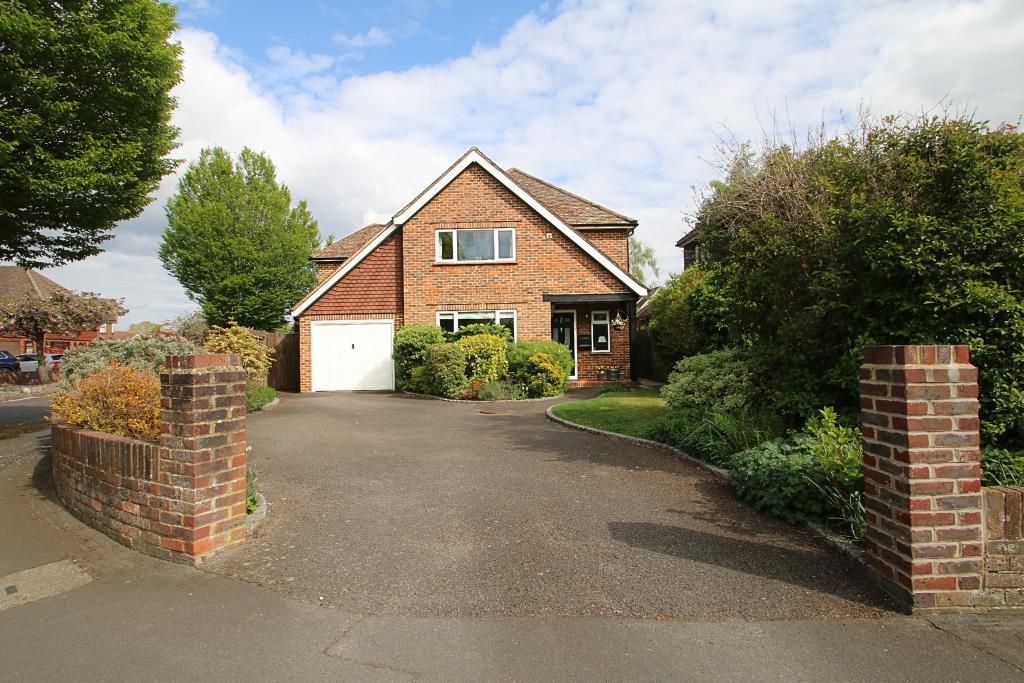 4 bed detached house for saleLane End Drive, Knaphill GU21