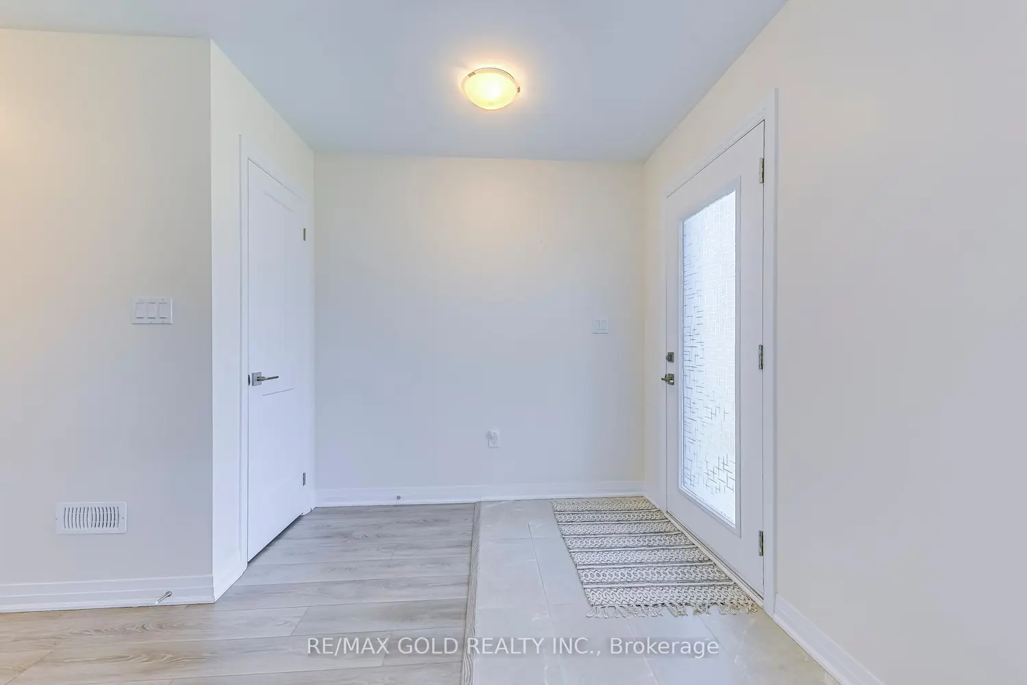 Additional image 7 of 51 Sparrow Avenue 90