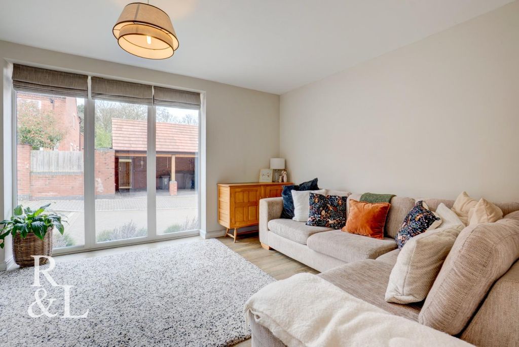 Additional image 5 of 3 bed semi-detached house for salePoplar Close, Overseal DE12