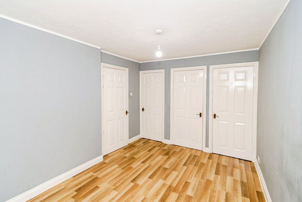 Additional image 4 of 2 bed flat for salePortswood Road, Southampton, Hampshire SO17