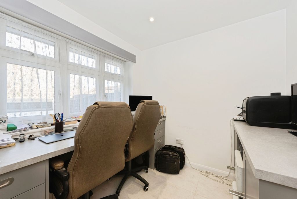 Additional image 15 of 4 bed bungalow for saleGrafton Road, Worcester Park, Surrey KT4