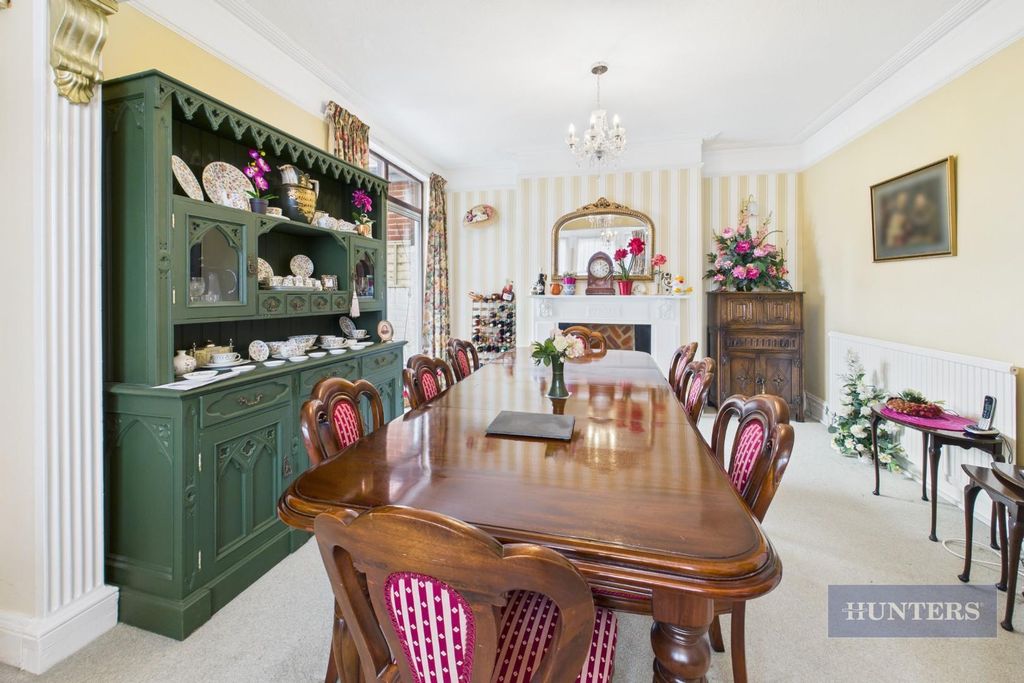 Additional image 6 of 4 bed semi-detached house for saleSt. James Road, Southampton SO15