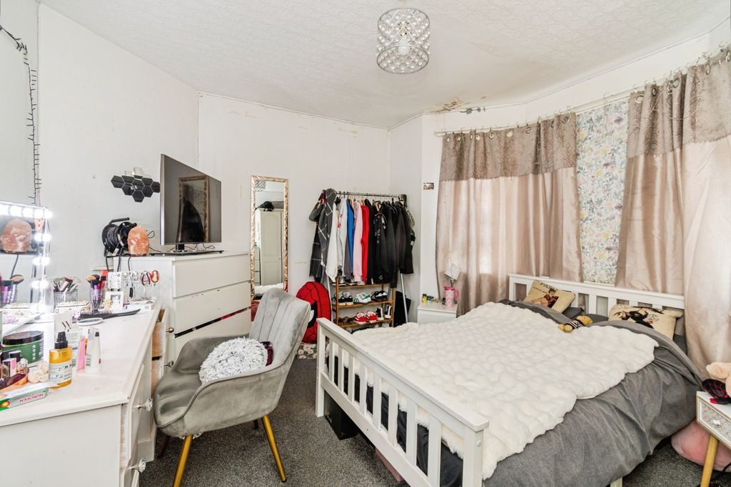Additional image 4 of 3 bed semi-detached house for saleHarefield Road, Southampton, Hampshire SO17