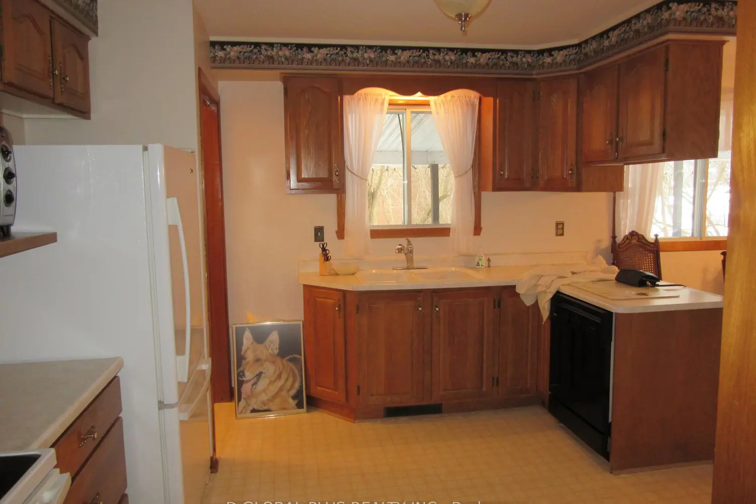 Additional image 4 of 438 Beach Avenue