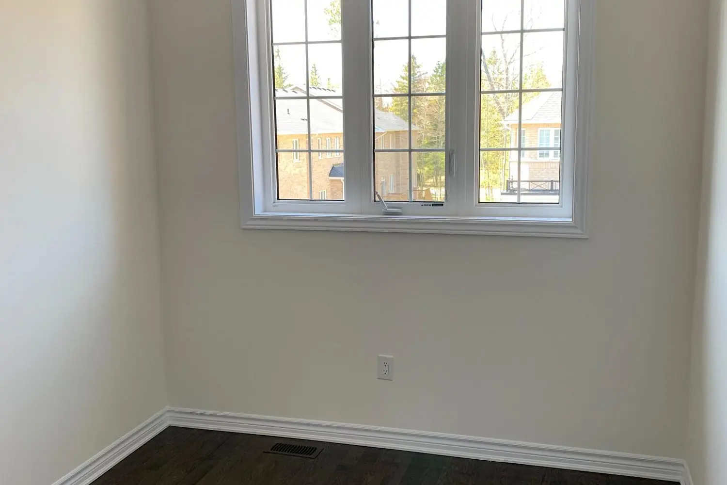 Additional image 14 of 39 Farwell Avenue