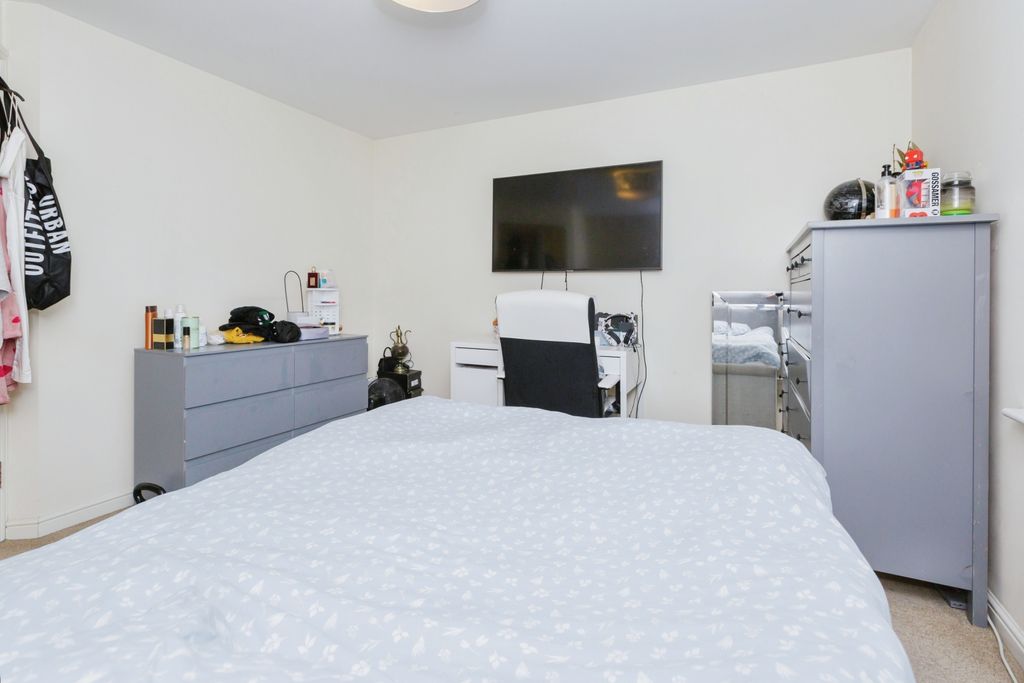 Additional image 7 of 2 bed flat for saleKepwick Road, Hamilton, Leicester, Leicestershire LE5
