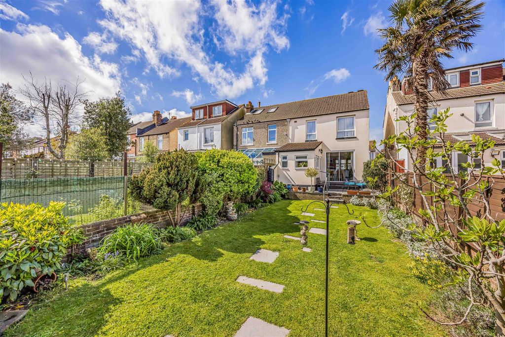 Additional image 2 of 3 bed semi-detached house for saleBaffins Road, Portsmouth PO3