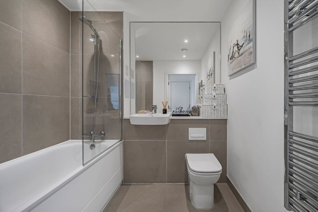 Additional image 13 of 2 bed flat for salePalmer Court, Pitcher Lane, Ashford TW15