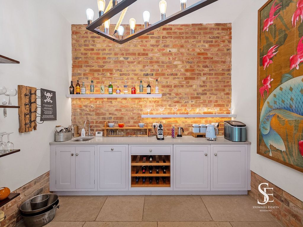 Additional image 17 of 6 bed detached house for saleEasthampstead Road, Wokingham RG40
