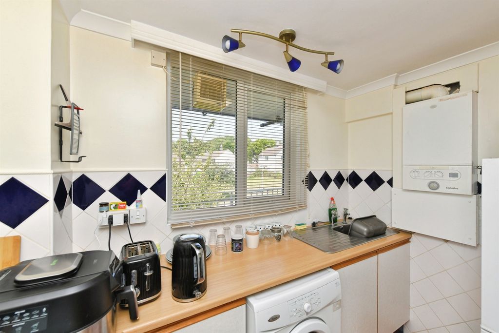 Additional image 7 of 1 bed flat for saleBudshead Road, Plymouth PL5