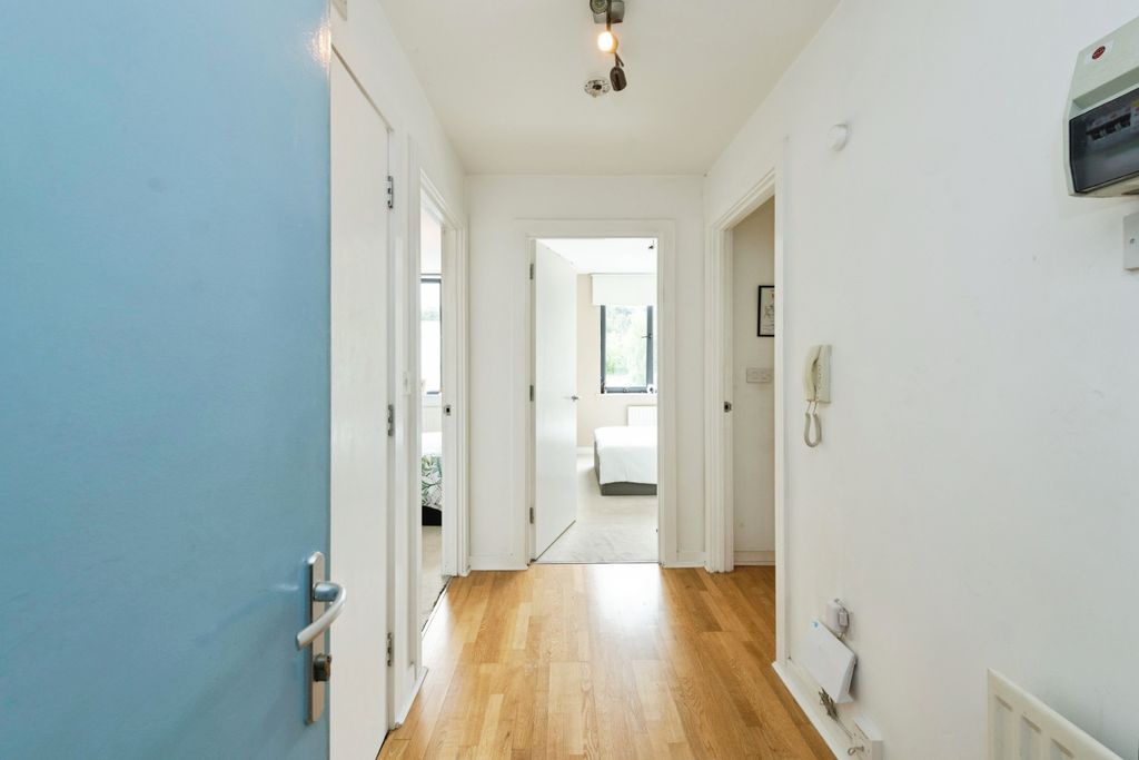 Additional image 10 of 2 bed flat for saleGodstone Road, Whyteleafe CR3