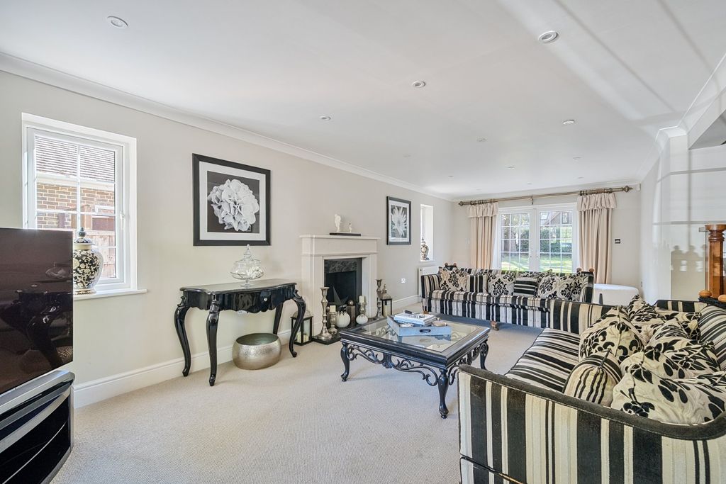 Additional image 7 of 6 bed detached house for salePyrford, Surrey GU22