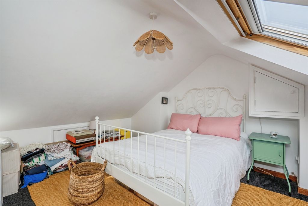 Additional image 12 of 3 bed semi-detached house for saleCopnor Road, Portsmouth PO3