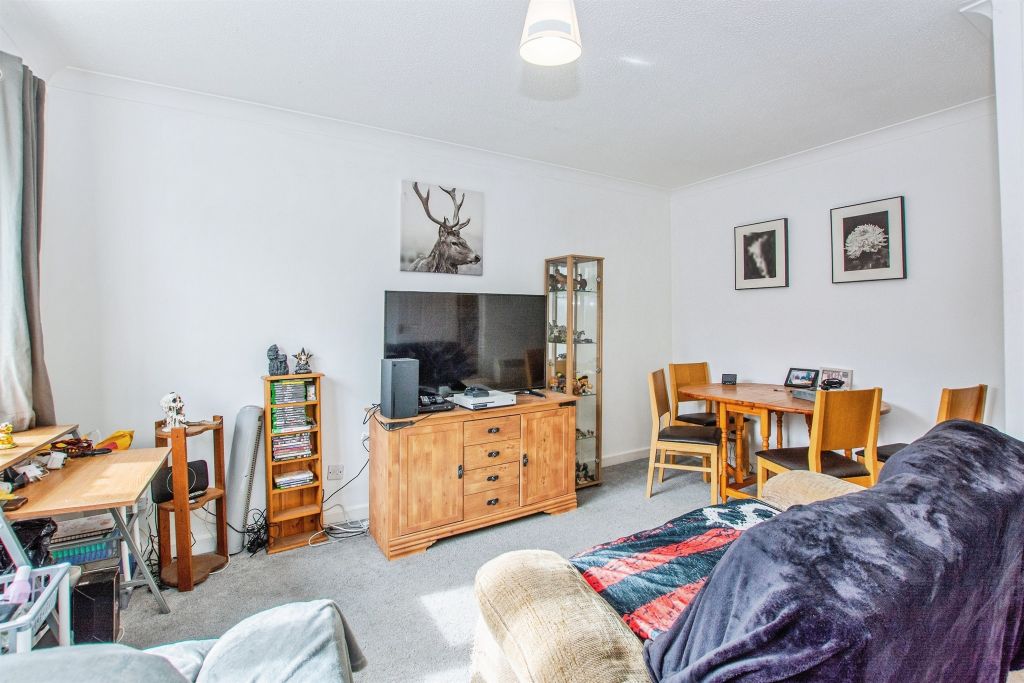 2 bed flat for saleMill Close, Wisbech PE13 photo 3