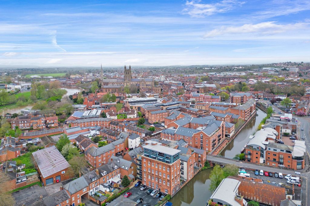 Additional image 19 of 2 bed flat for saleApartment 22, Austin Court, 2 Mill Street, Diglis, Worcester. WR1