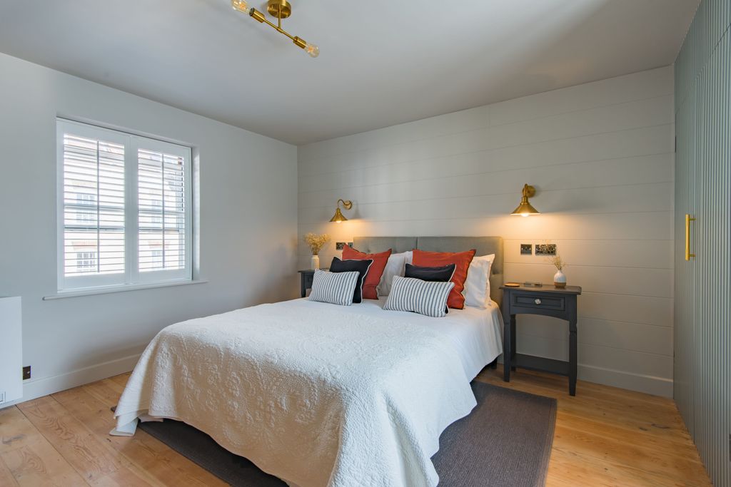 Additional image 3 of 2 bed flat for salePettman Mews Island Wall, Whitstable CT5