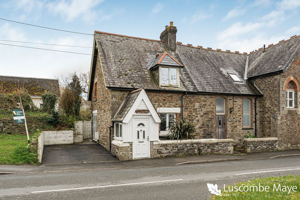 2 bed cottage for saleDousland Road, Yelverton, Devon PL20