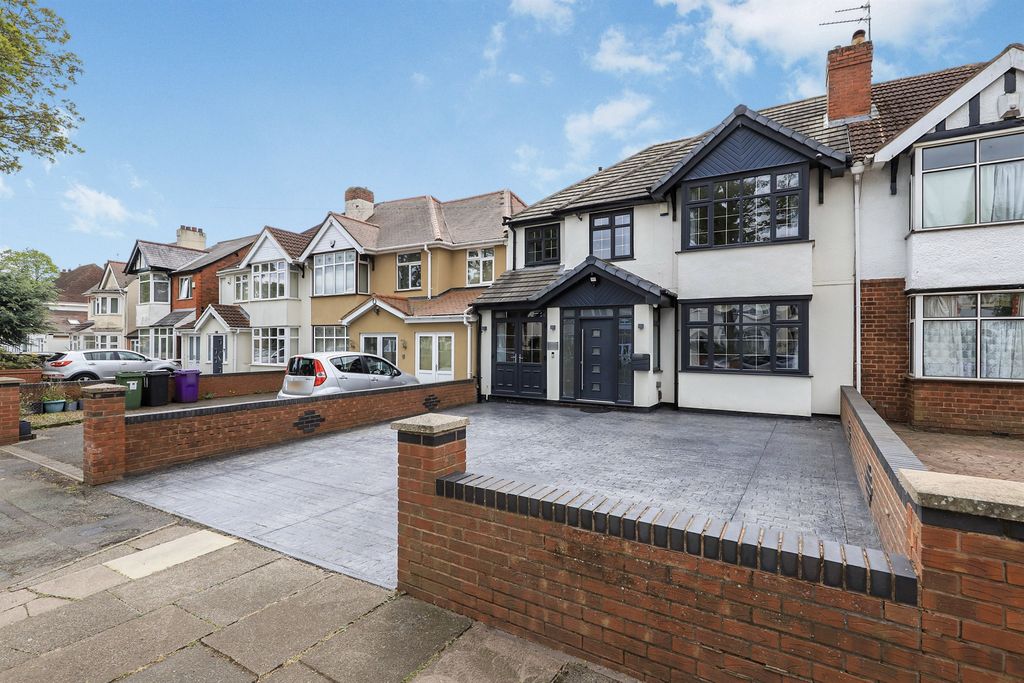 Additional image 21 of 4 bed semi-detached house for saleHonor Avenue, Goldthorn Park, Wolverhampton WV4