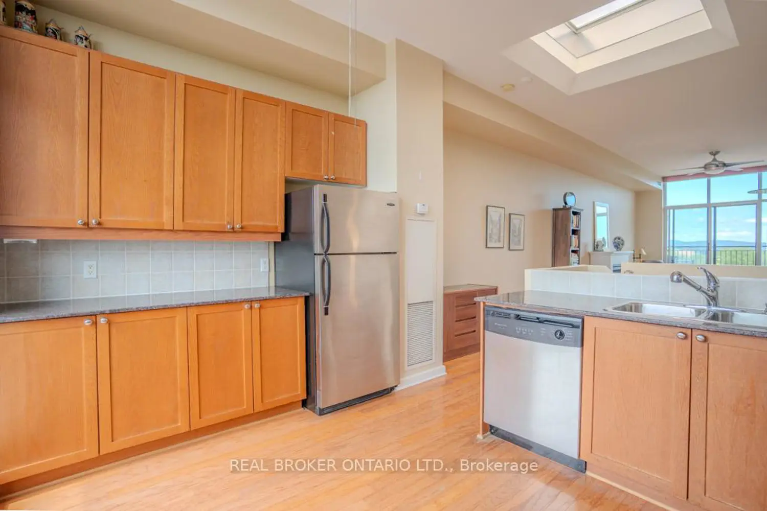 Additional image 8 of 150 Caroline Avenue 604