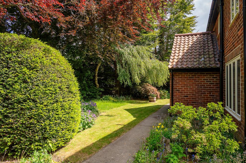 Additional image 32 of 5 bed detached house for saleTadcaster Road, Dringhouses, York YO24