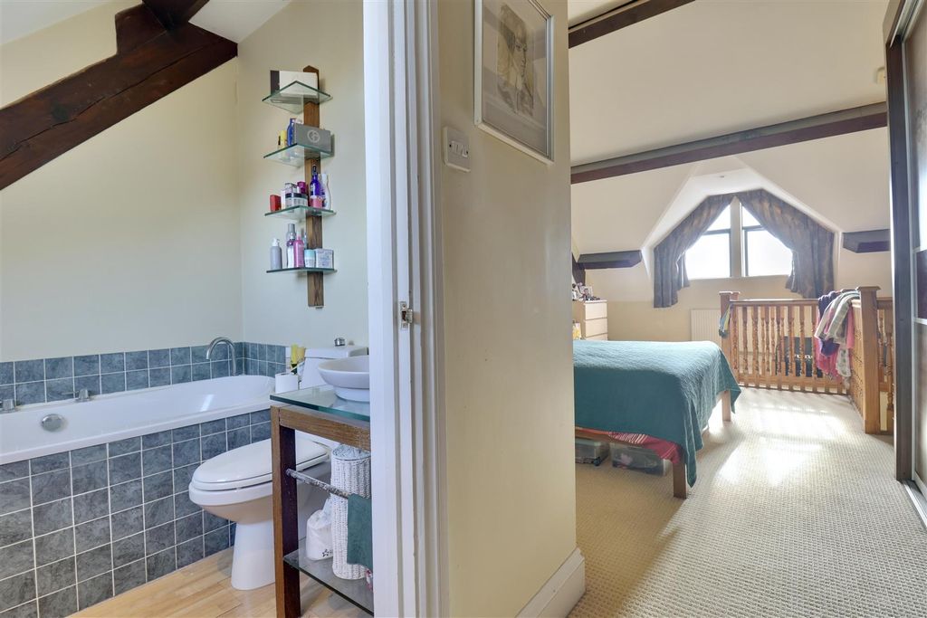 Additional image 17 of 3 bed town house for saleHenderson Road, Southsea PO4