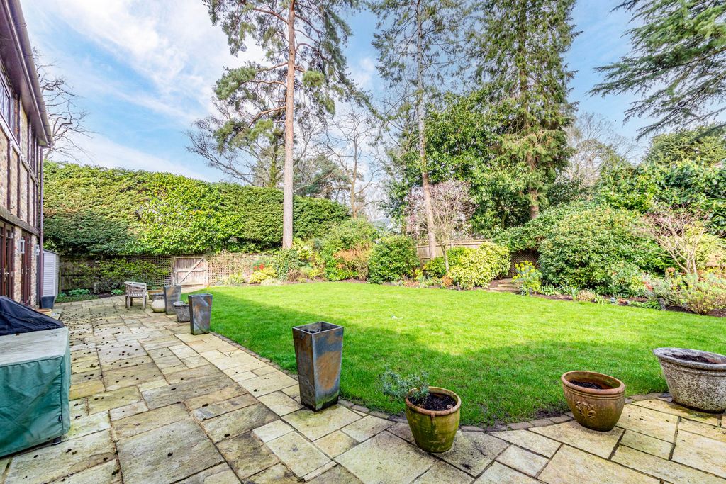 Additional image 38 of 5 bed detached house for salePyrford, Surrey GU22