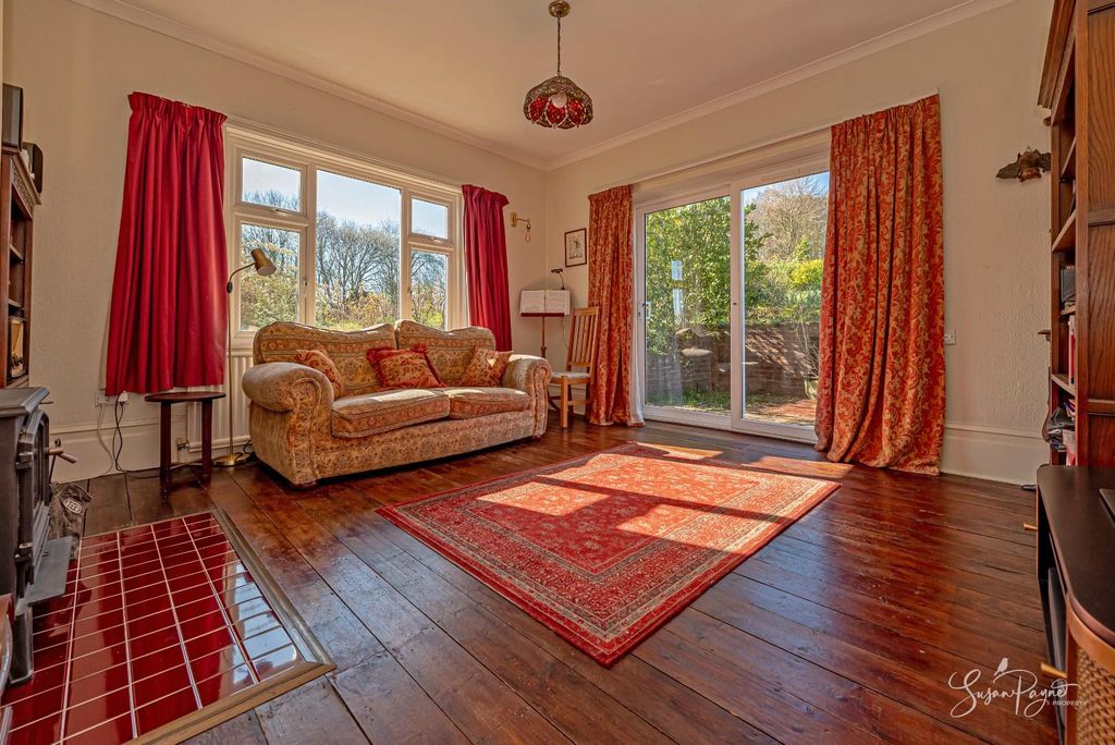 Additional image 7 of 4 bed detached house for saleCalbourne Road, Newport PO30