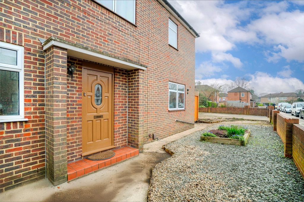 3 bed semi-detached house for saleMaguire Drive, Richmond TW10