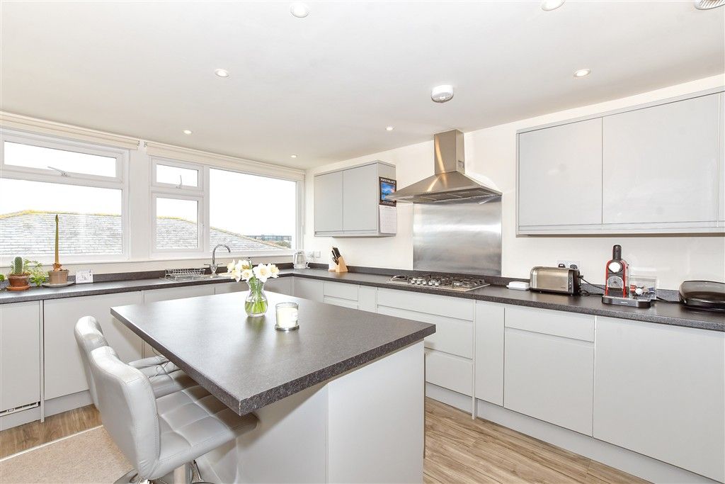 2 bed flat for saleClarence Parade, Southsea, Hampshire PO5