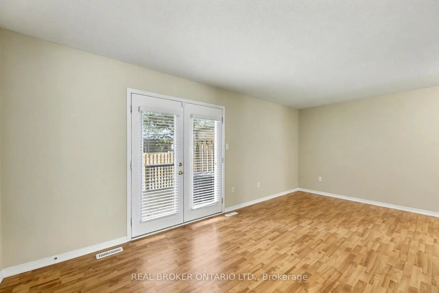 Additional image 2 of 1535 Trossacks Avenue 4