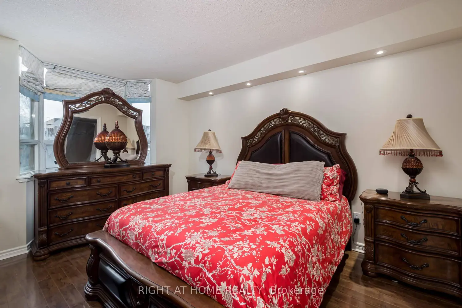Additional image 11 of 2088 Lawrence Avenue 202