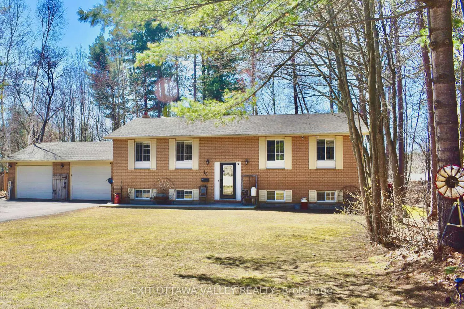 16 Heritage Drive