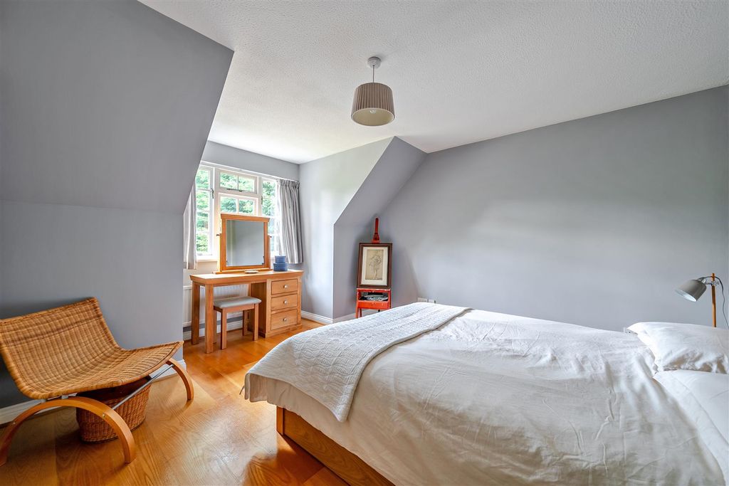 Additional image 33 of 4 bed detached house for saleCarrick Lane, Yateley, Hampshire GU46