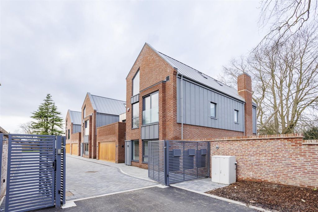 Additional image 33 of 4 bed detached house for saleFulford Road, York YO10